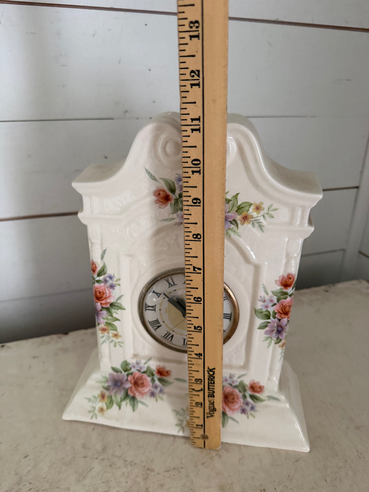 Vintage floral clock