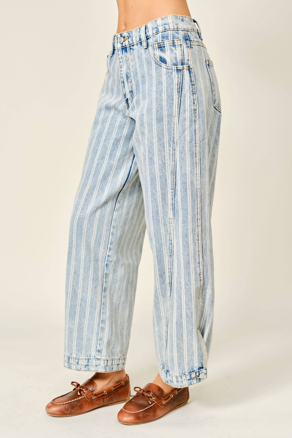 STRIPED DENIM BALLOON WASHED JEANS