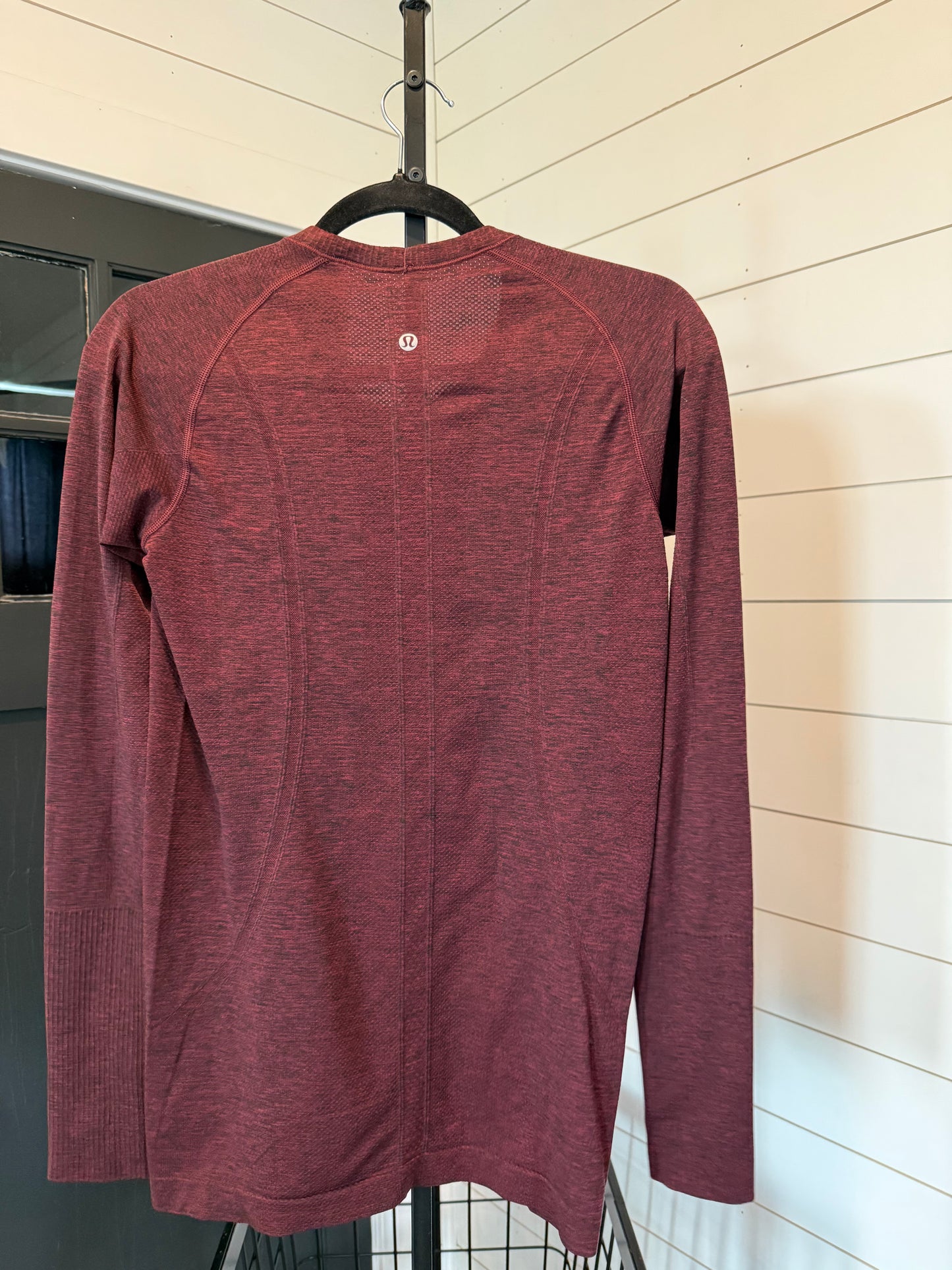 Lululemon Run Swiftly Tech Raspberry Purple Long Sleeves  Sz 8