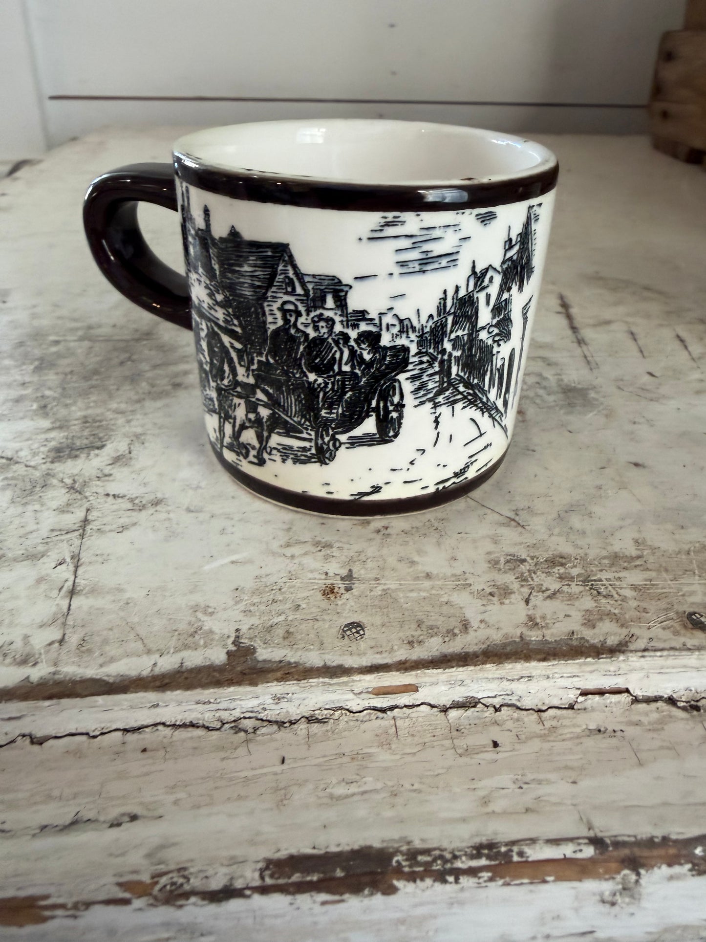 Vintage country scene mugs - set of 2 has small chips