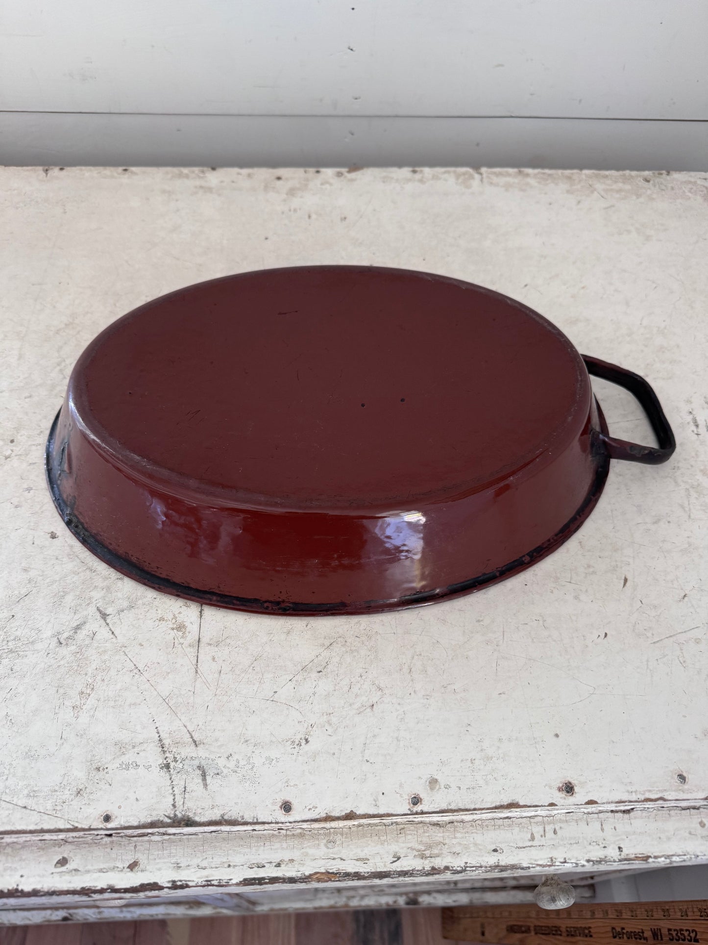 Marbled Brown Enamel Caserole Dish - Missing one handle