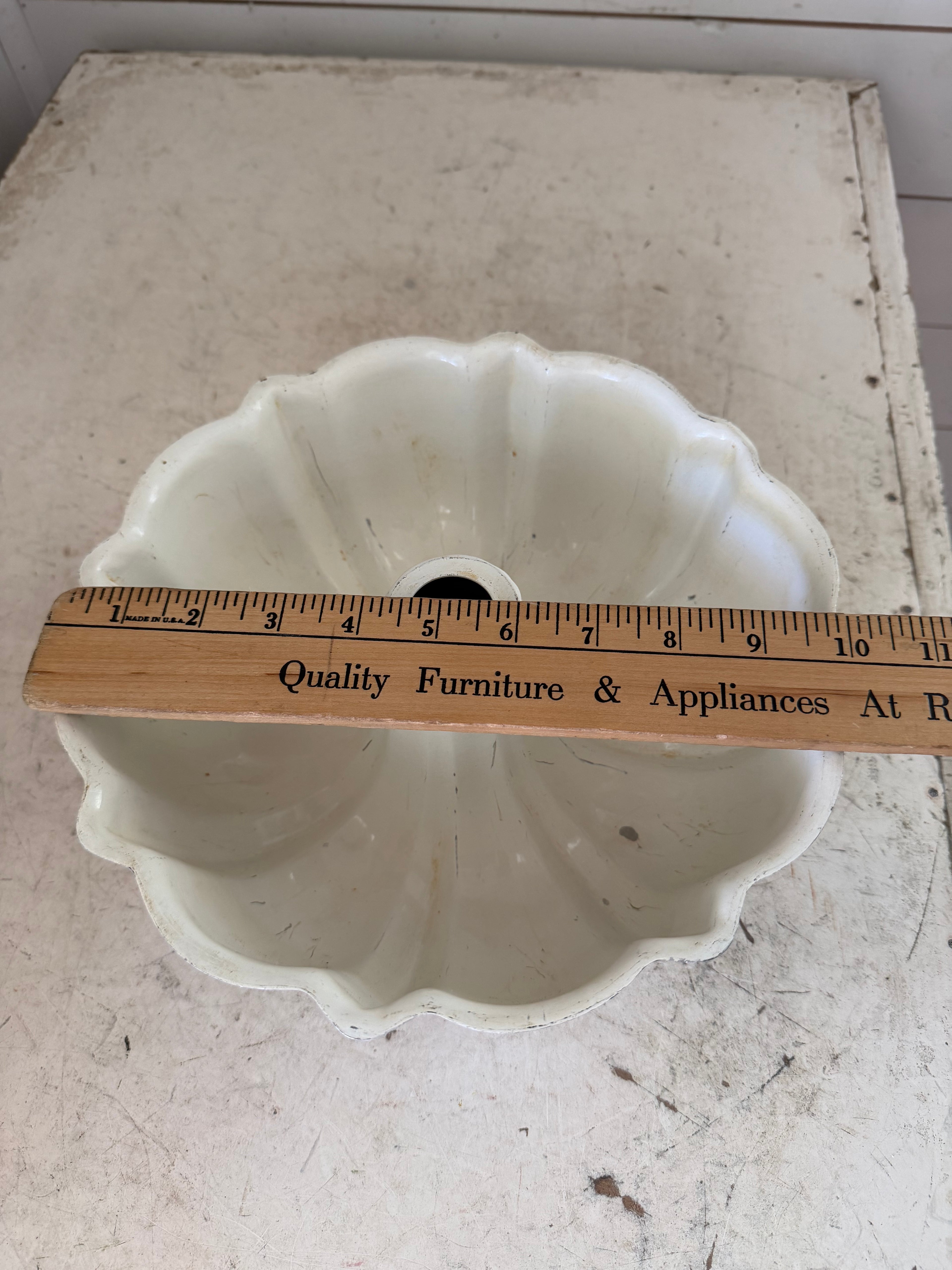 White Bundt Pan
