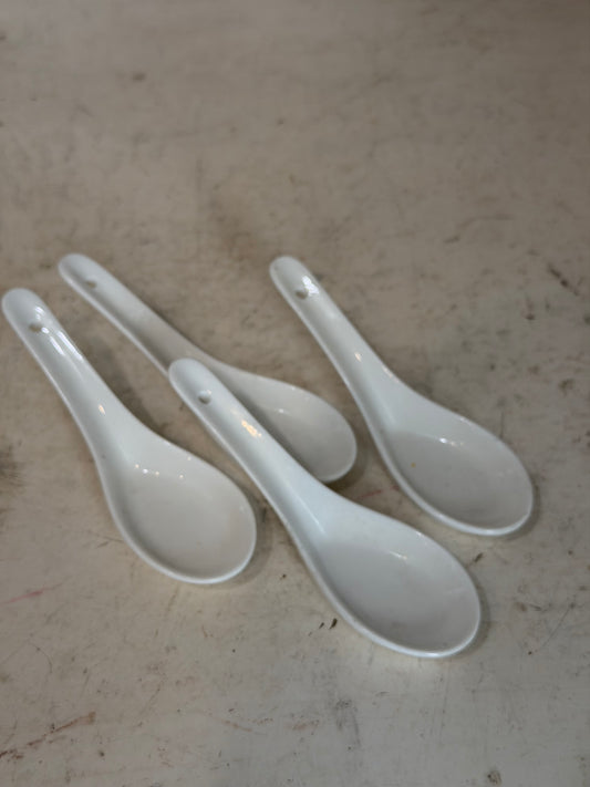 Crate Barrel Asian Style Soup Sauce Tasting Spoons Standing White Porcelain set