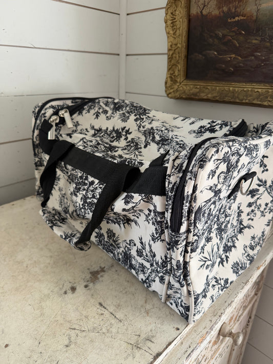 Black-and-white toile  duffel bag