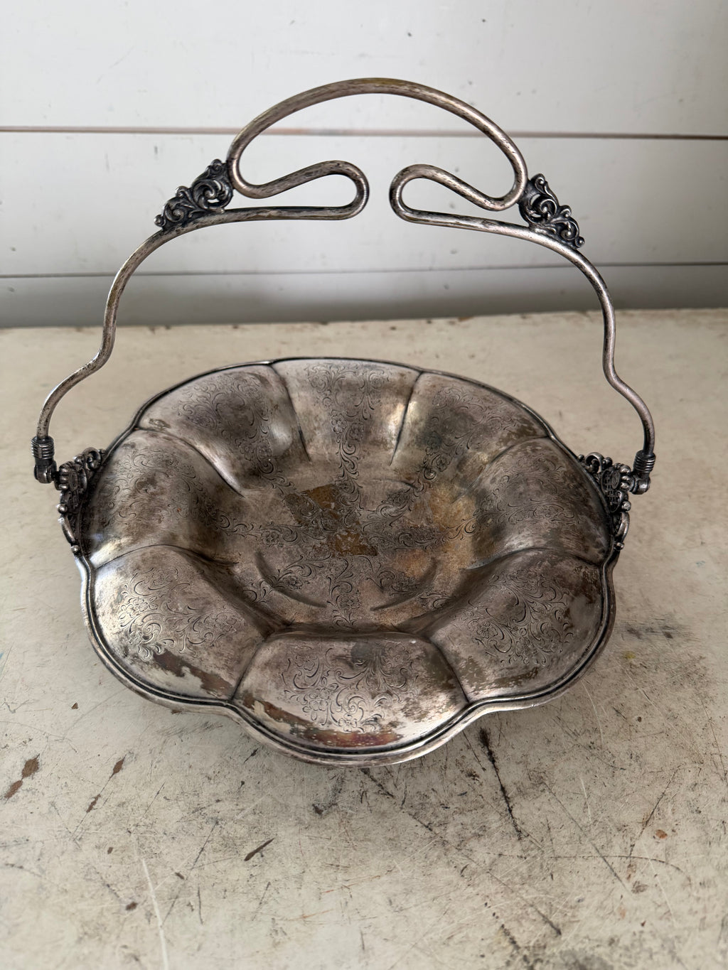 Vintage silver-plated serving basket AKA Brides Basket Will get handle repaired