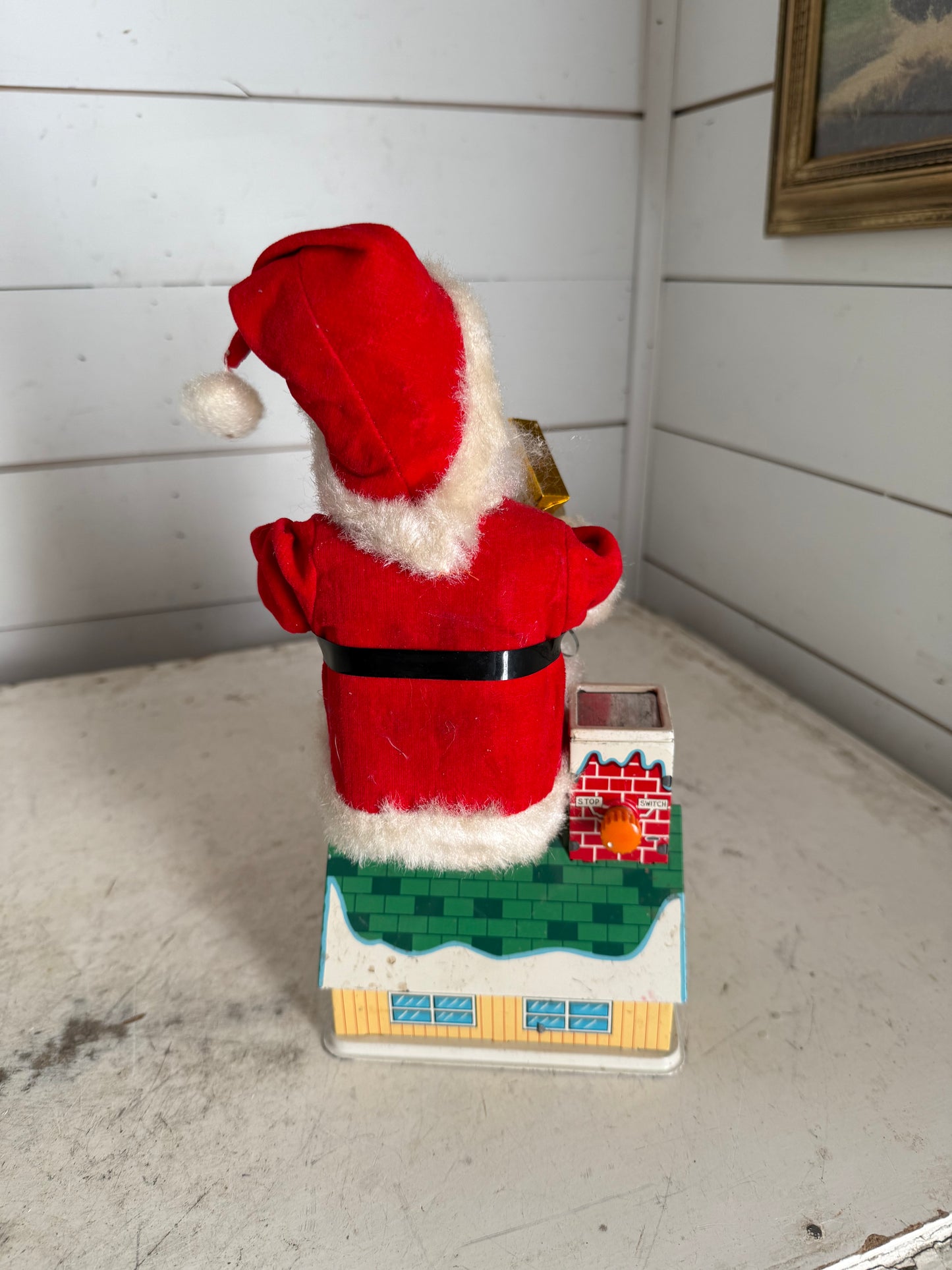 Vintage Noel Animated Santa bank with box - we did not test it