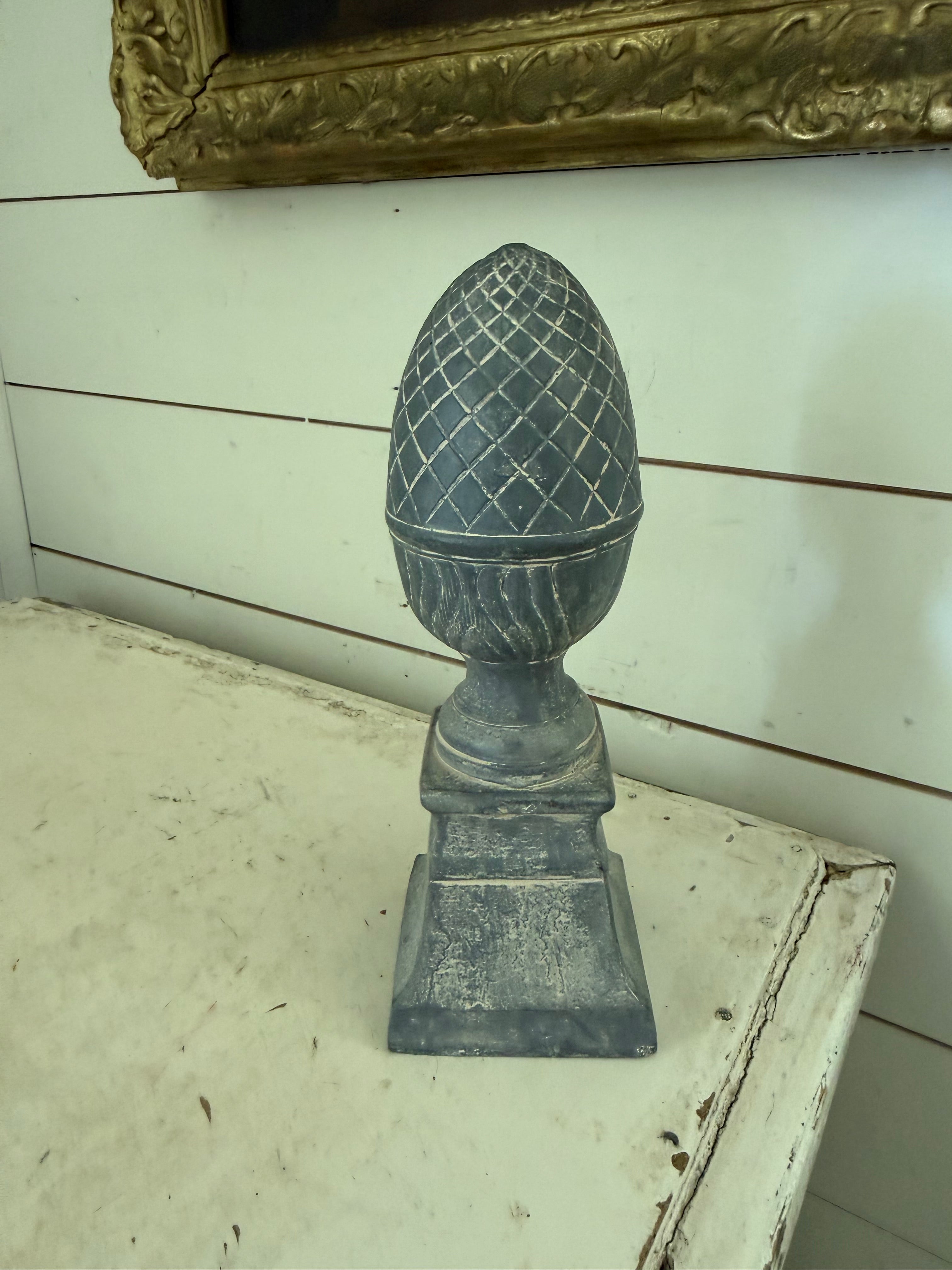 Grey finial