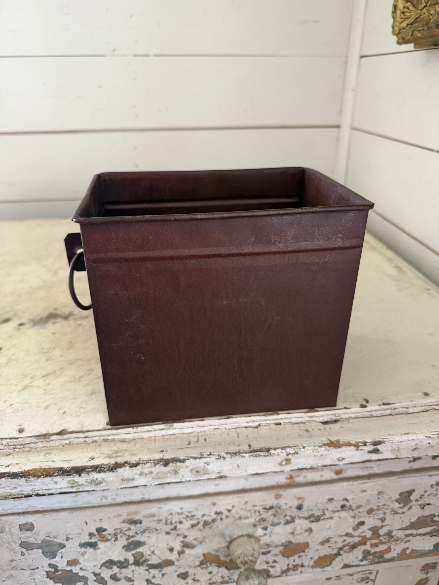 Metal bucket with handles will get makeover