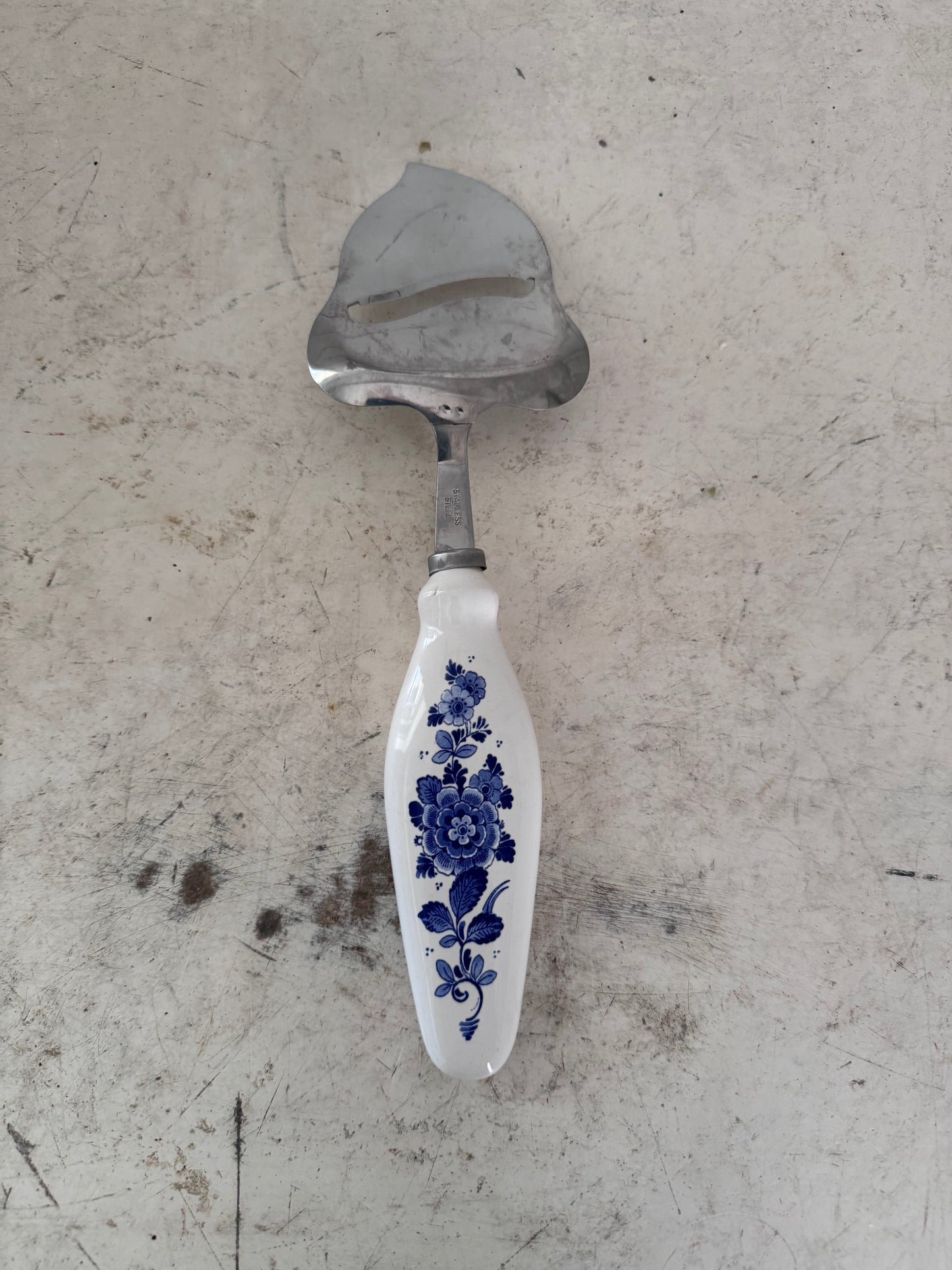 Vintage Delft Blue Holland Windmill Cheese Cutter