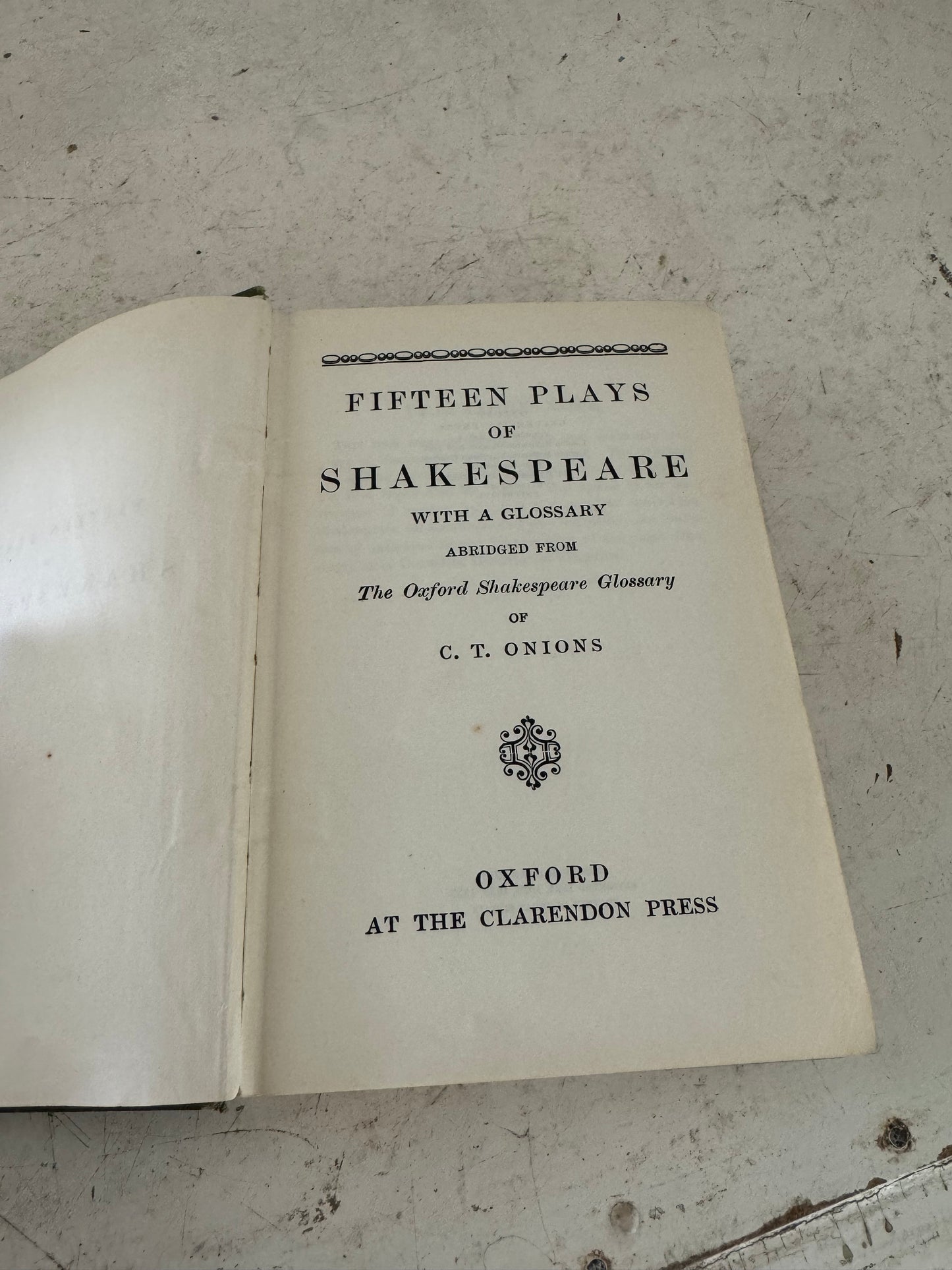 Fifteen Plays of Shakespeare - Oxford Press 1937