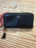 GUCCI Swing Zip Around Wallet Black Grain Leather has not been authenticated, but does have all the markings and serial number