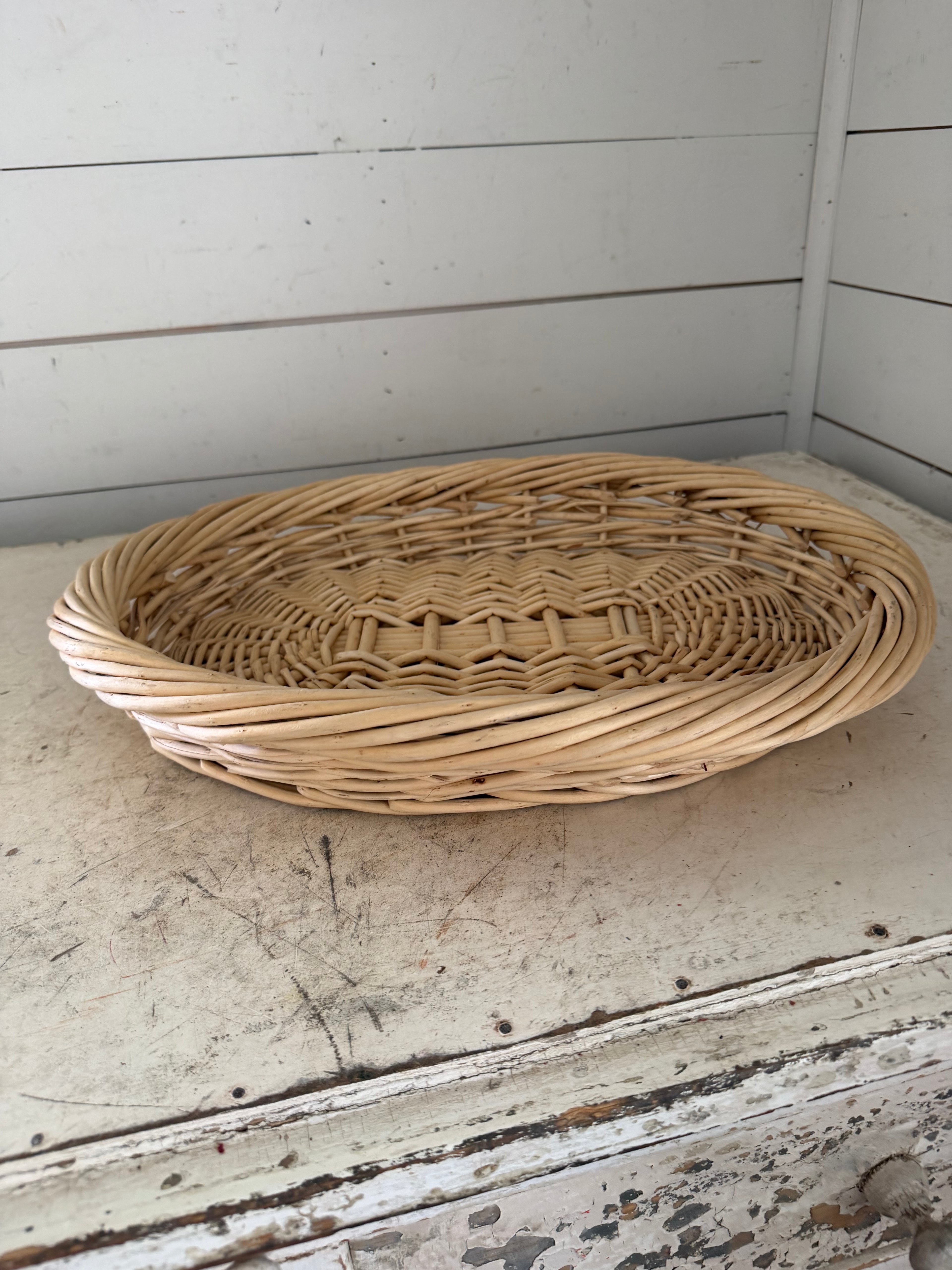 Oval basket, low sides