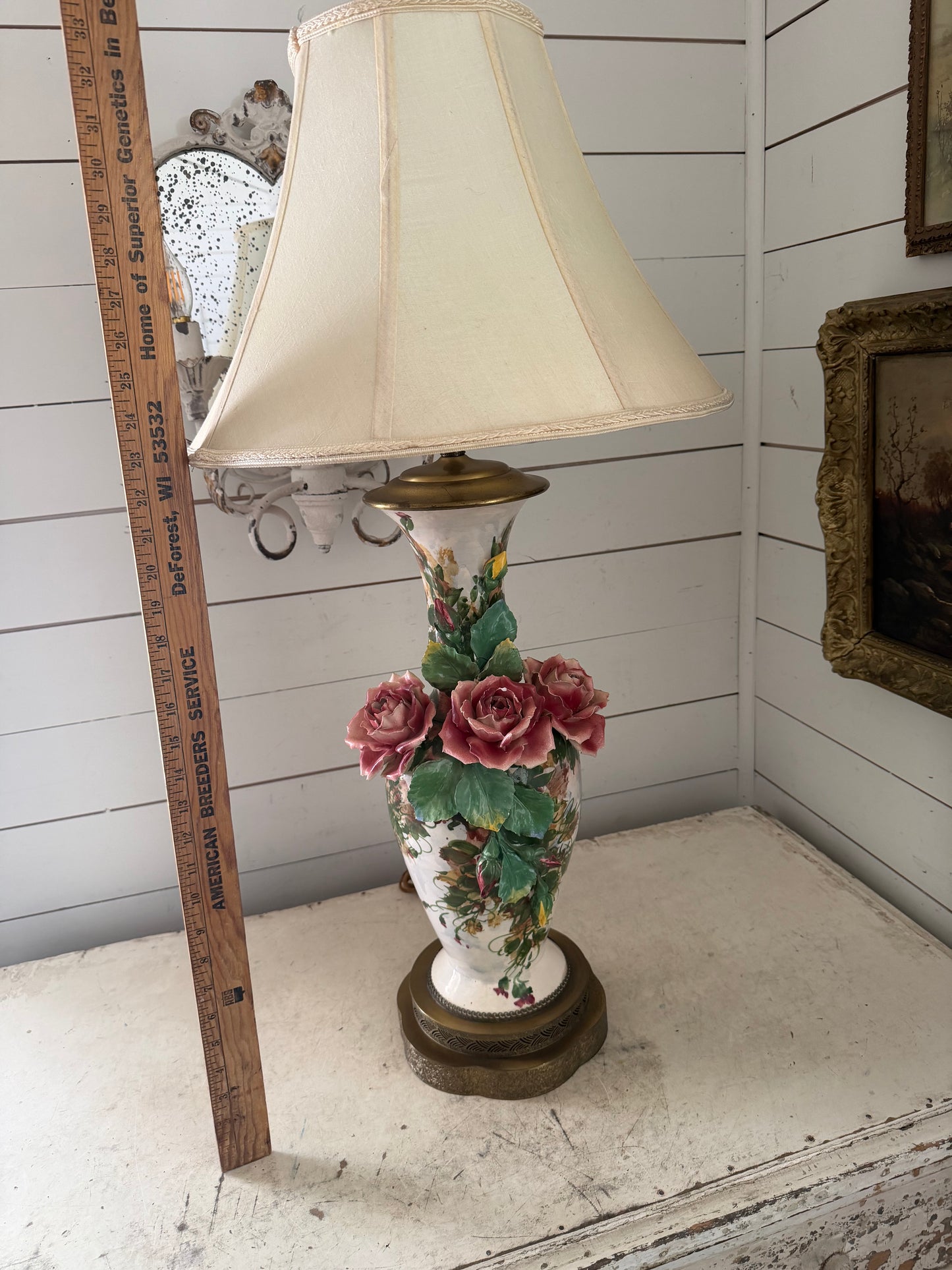 Vintage Capodimonte-style porcelain table lamp - Has Some Small Chips on Flowers