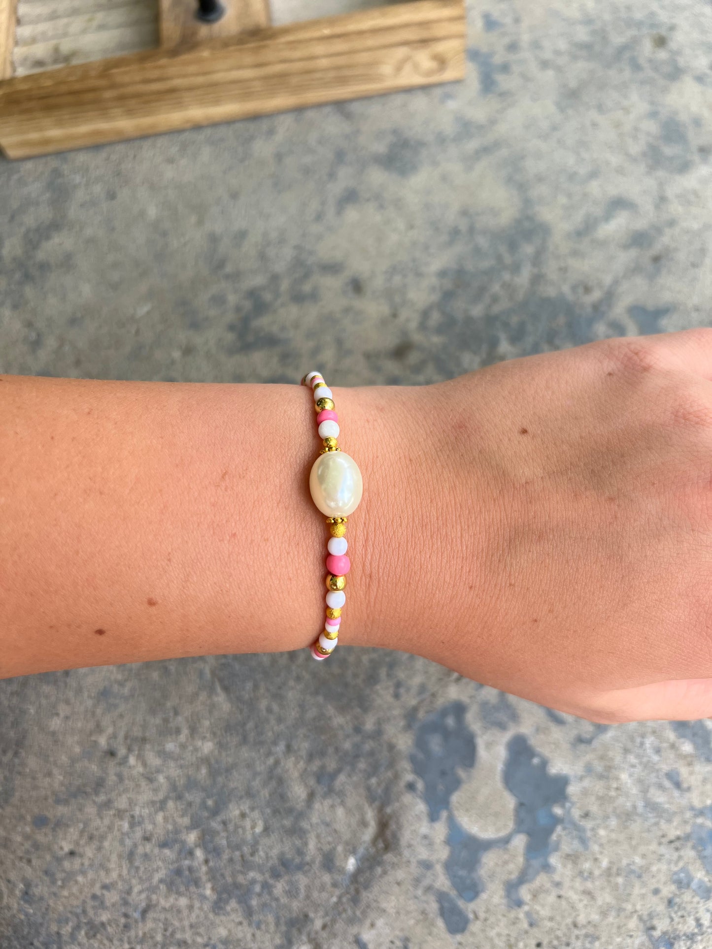 Pink and gold pearl handmade beaded bracelet