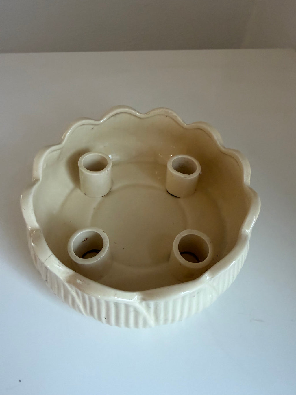Ceramic Pottery 4 Stick Candlestick Holder Cream White Tulip Flower Centerpiece has crack as is