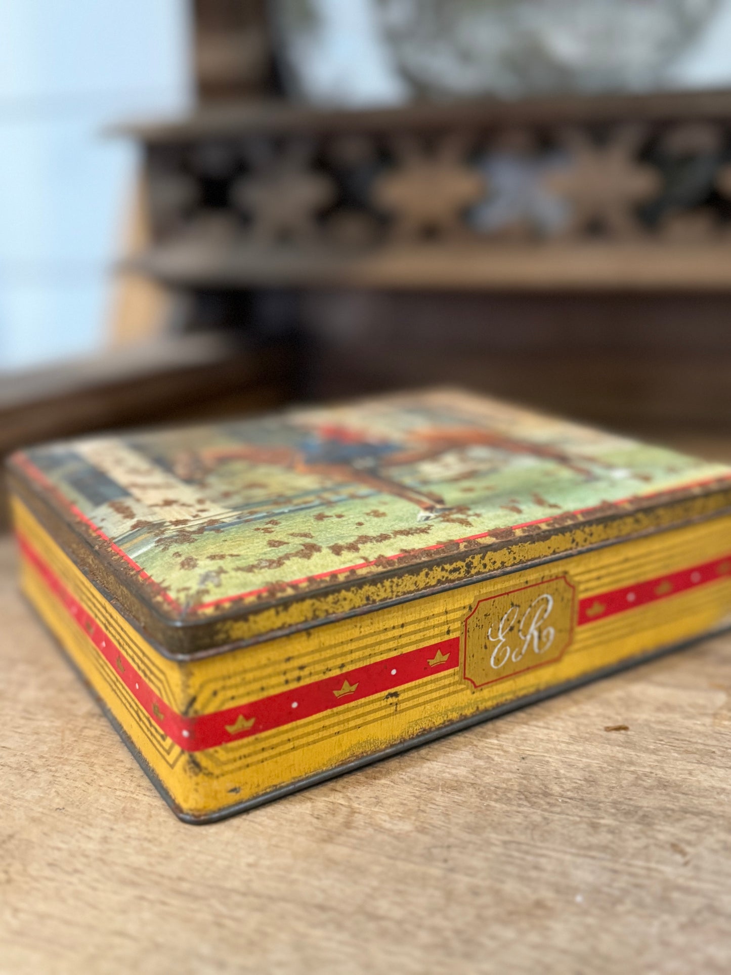 Edward Sharp & Sons hinged biscuit tin. Queen Elizabeth on horseback.