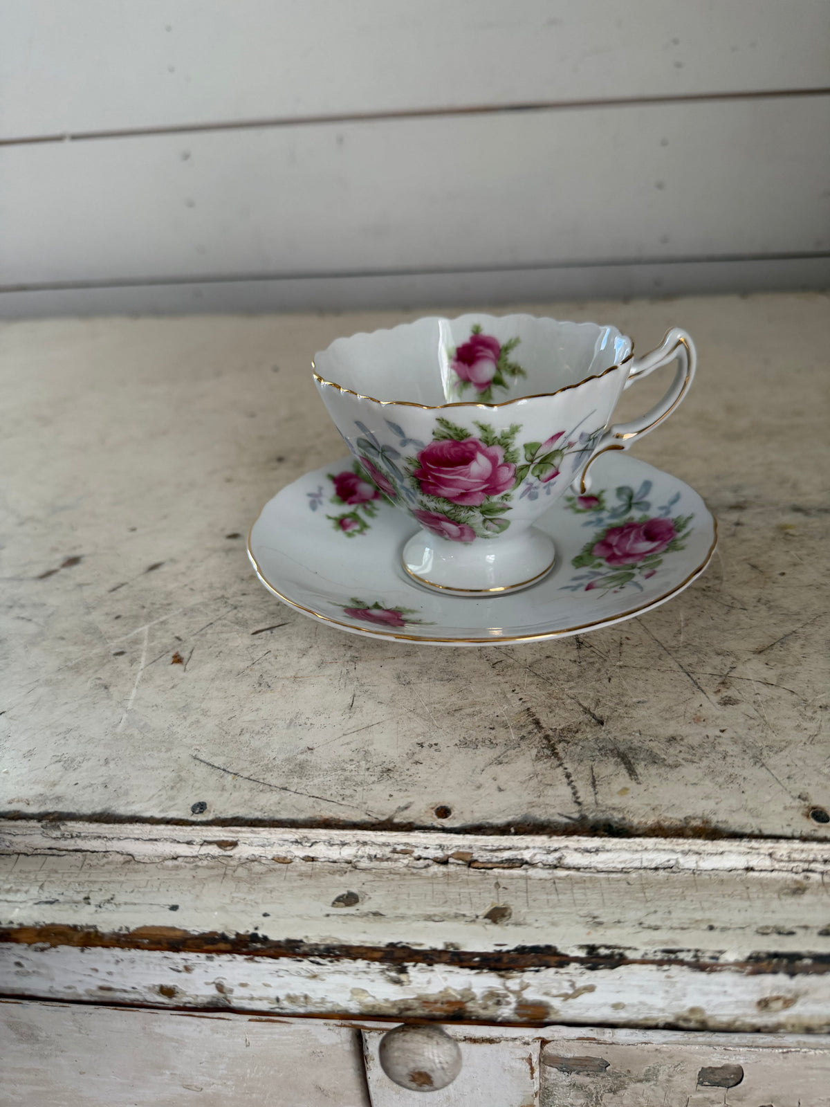 Footed teacup and saucer set - Yada China, Made in Japan