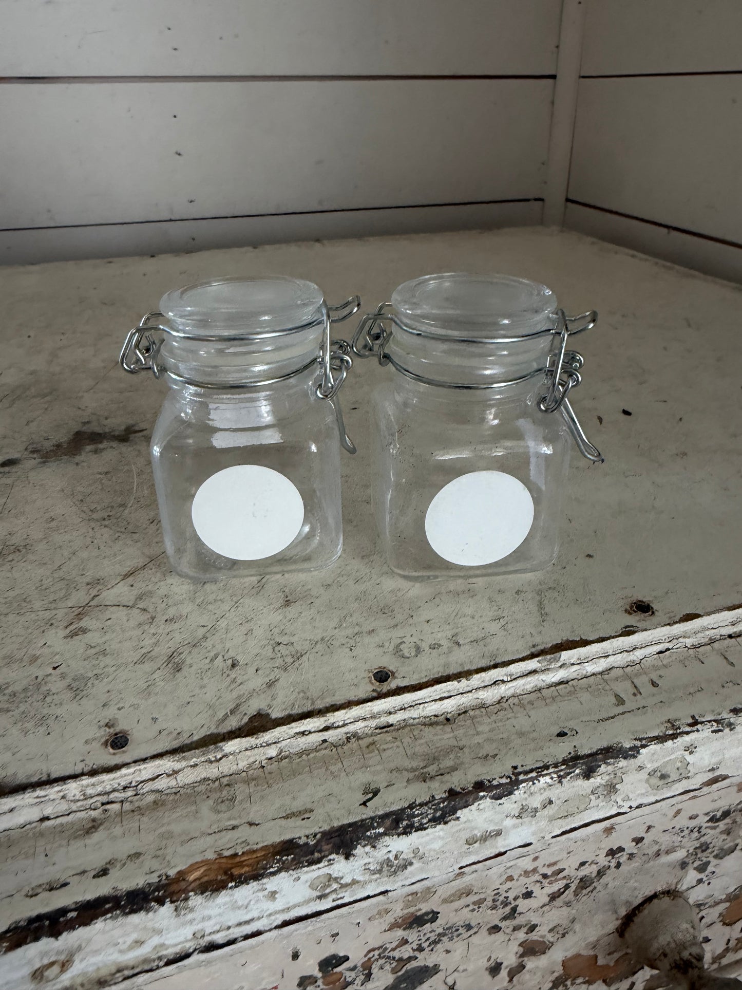 Set of small hermetic jars will get transfers