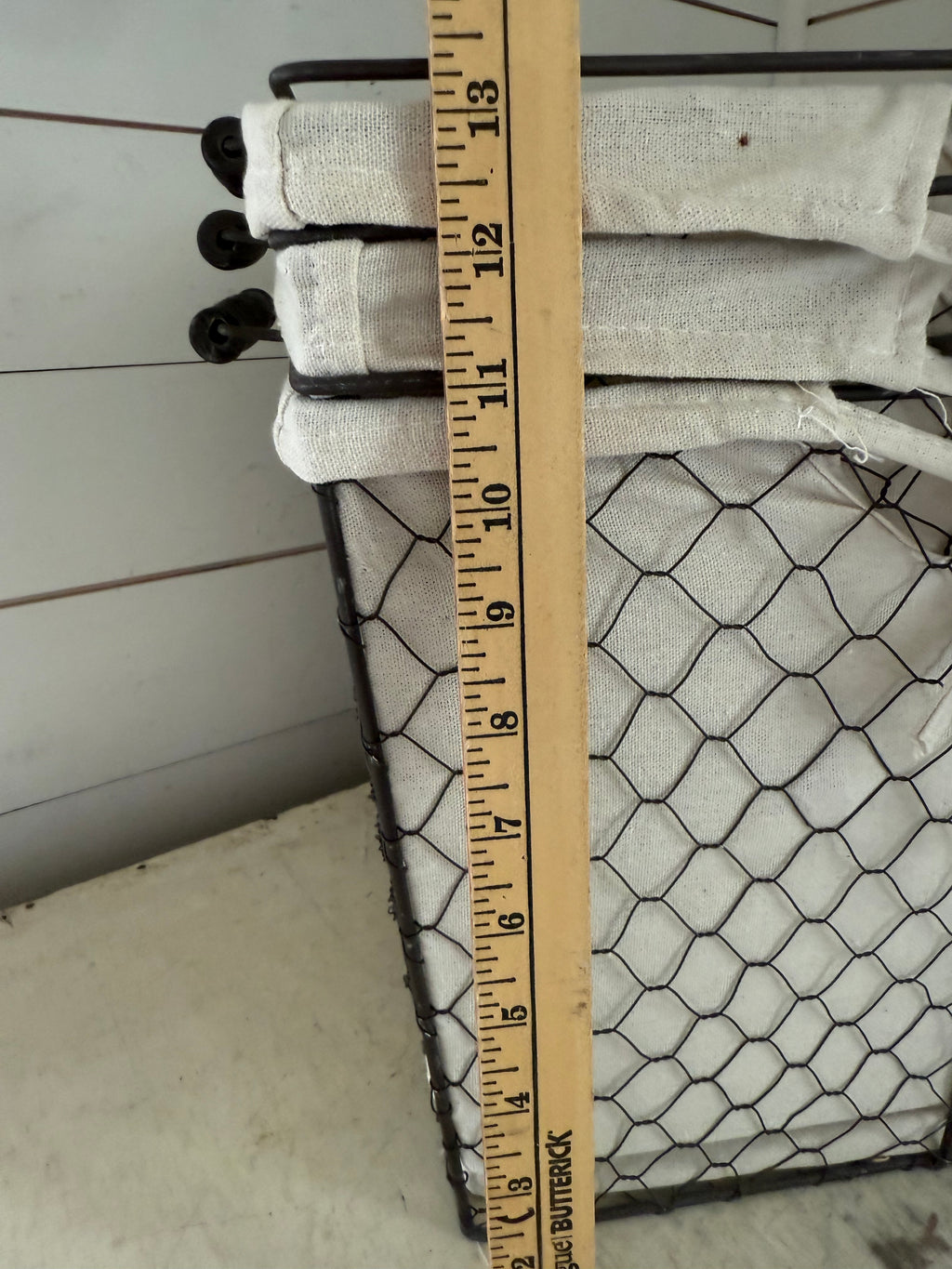 Set of 3 Oversized Chickenwire Baskets with Liners