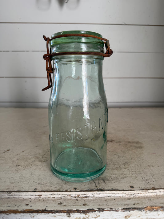 La Resisante French Canning Jar - has chiming lid as shown