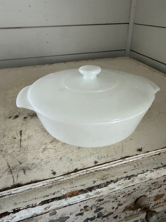 Vintage Fire-King 1 1/2 Qt Casserole 437 with Matching Lid Milkglass