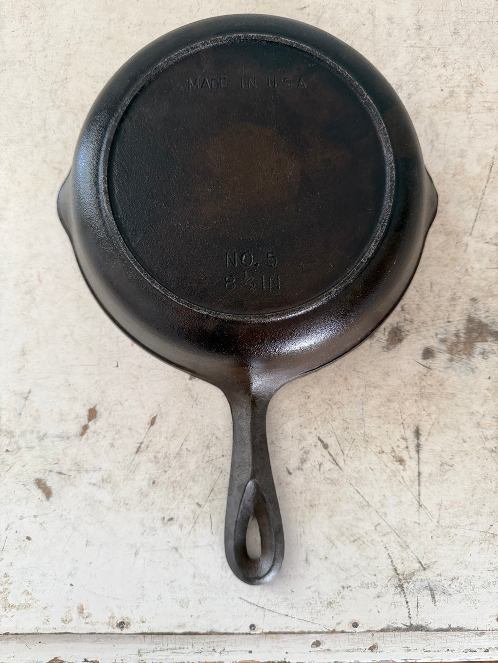 Vintage No. 5 Skillet with Heat Ring, 8 1/2 IN