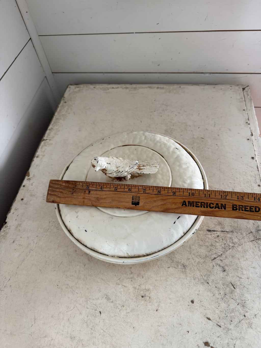 Metal Pie Holder With Cast Iron Bird Handle