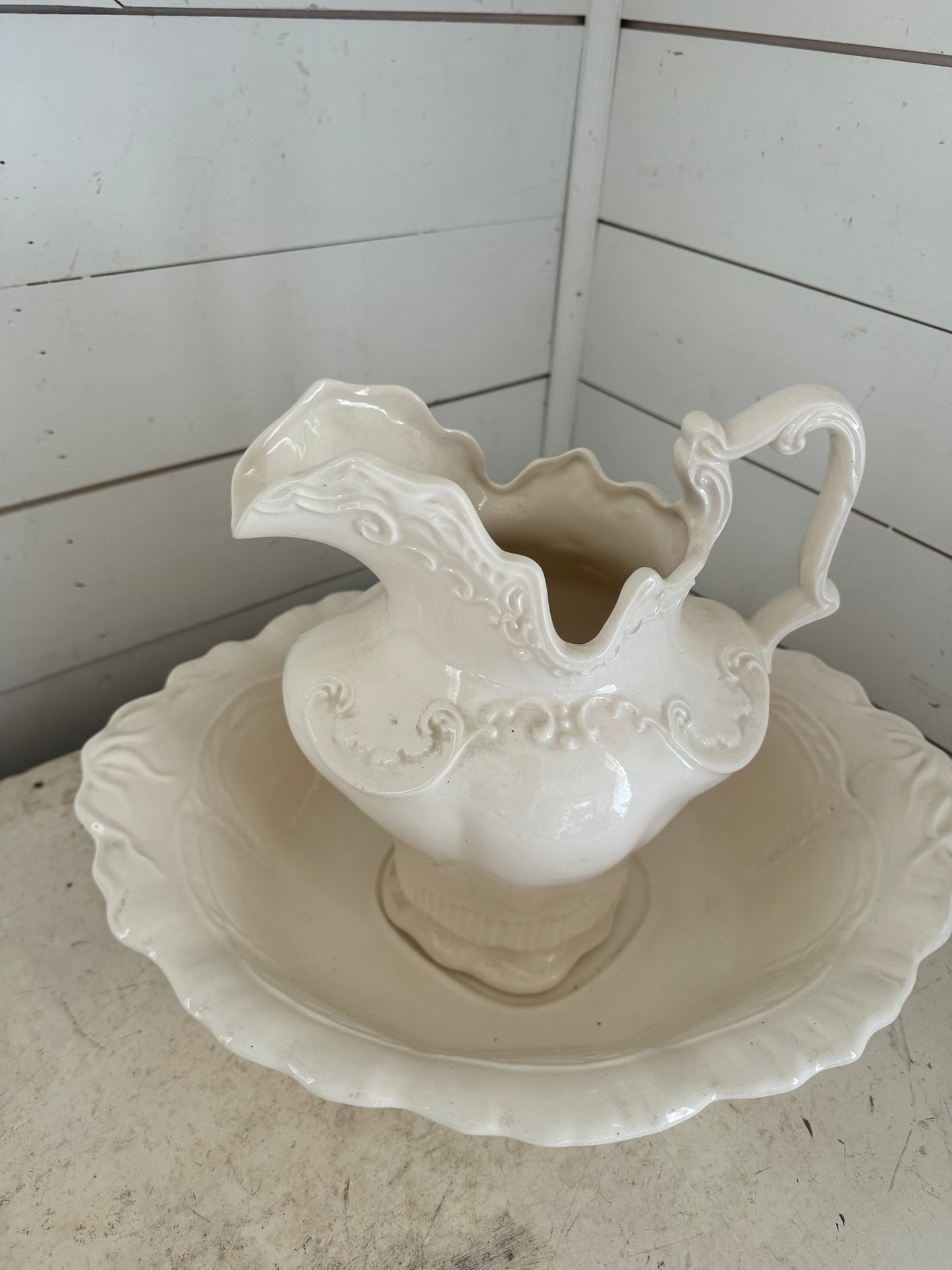 ARNELS Vintage Pottery White Ceramic Pitcher Wash Basin Bowl Large Size