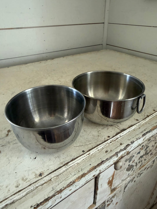 Vintage kids, kitchen, mixing bowls