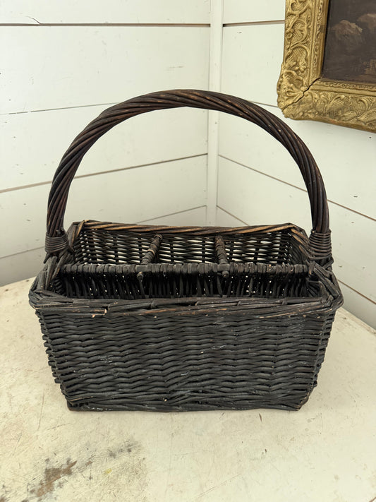 Wicker basket organizer with handle
