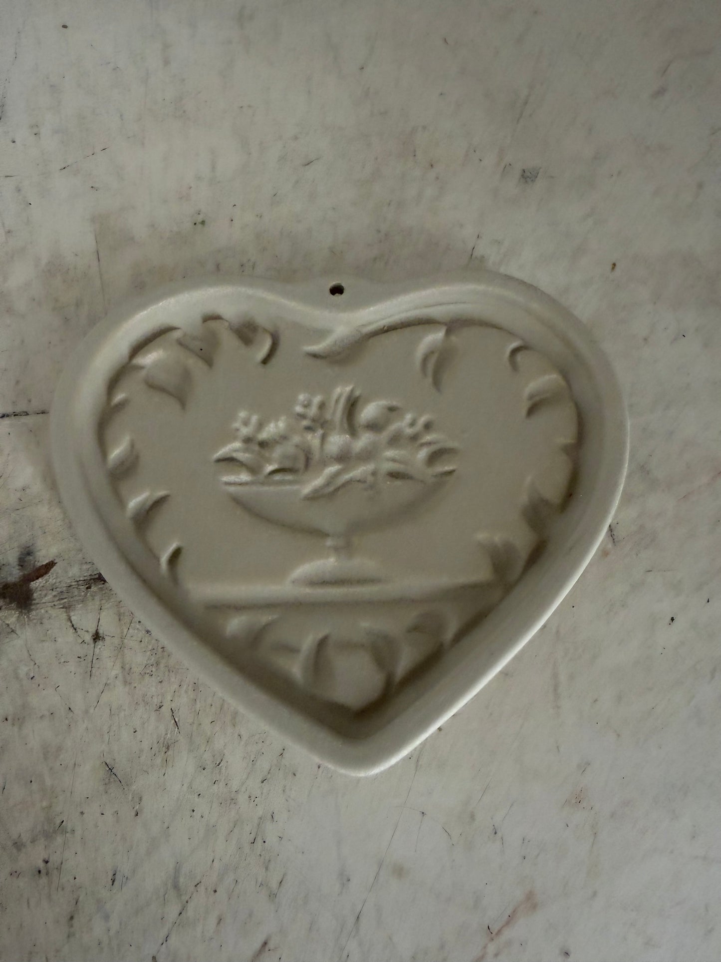 Pampered Chef family heritage stoneware 1999 Come To The Table Heart Cookie Mold New In Box