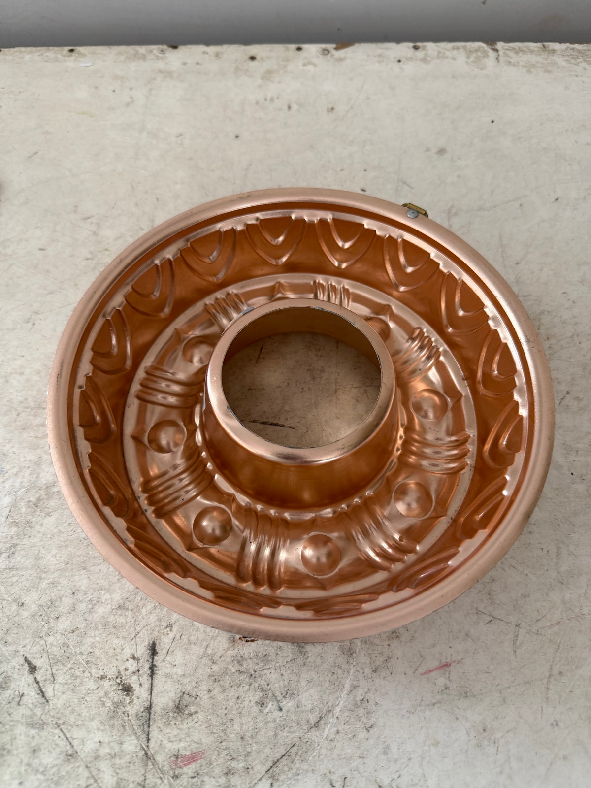 Vintage Coppertone Jell-O mold, lighter copper color
