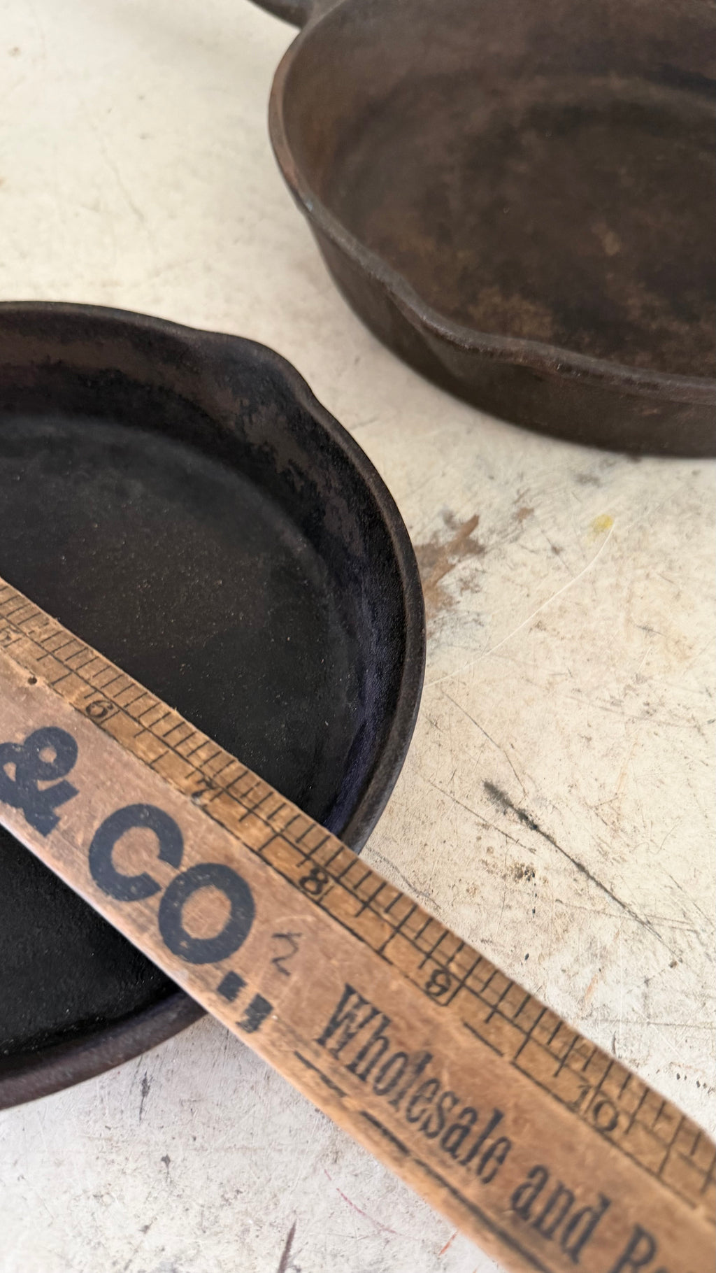 Universal cast-iron skillet set as is