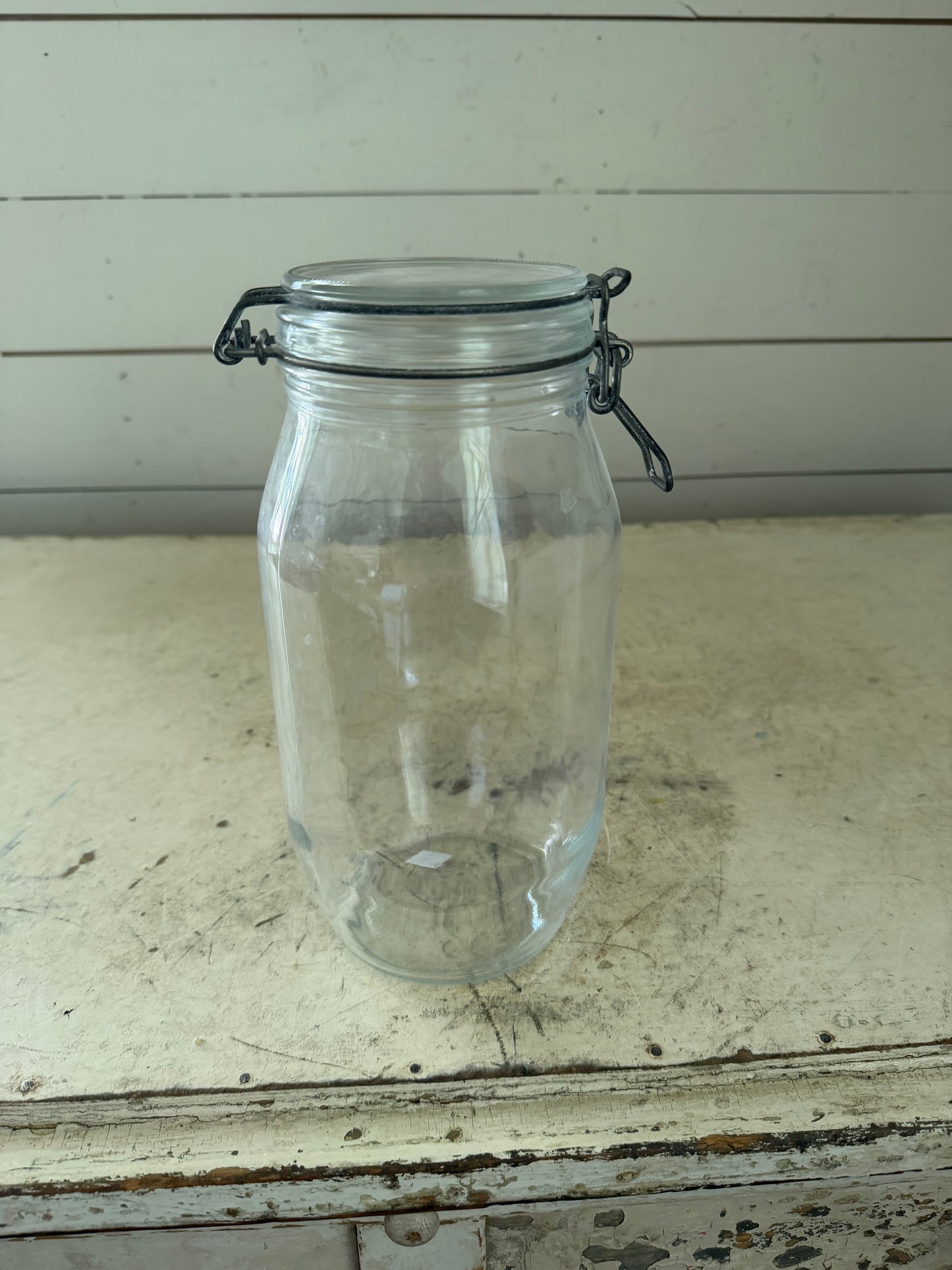 Clear glass hermetic jar