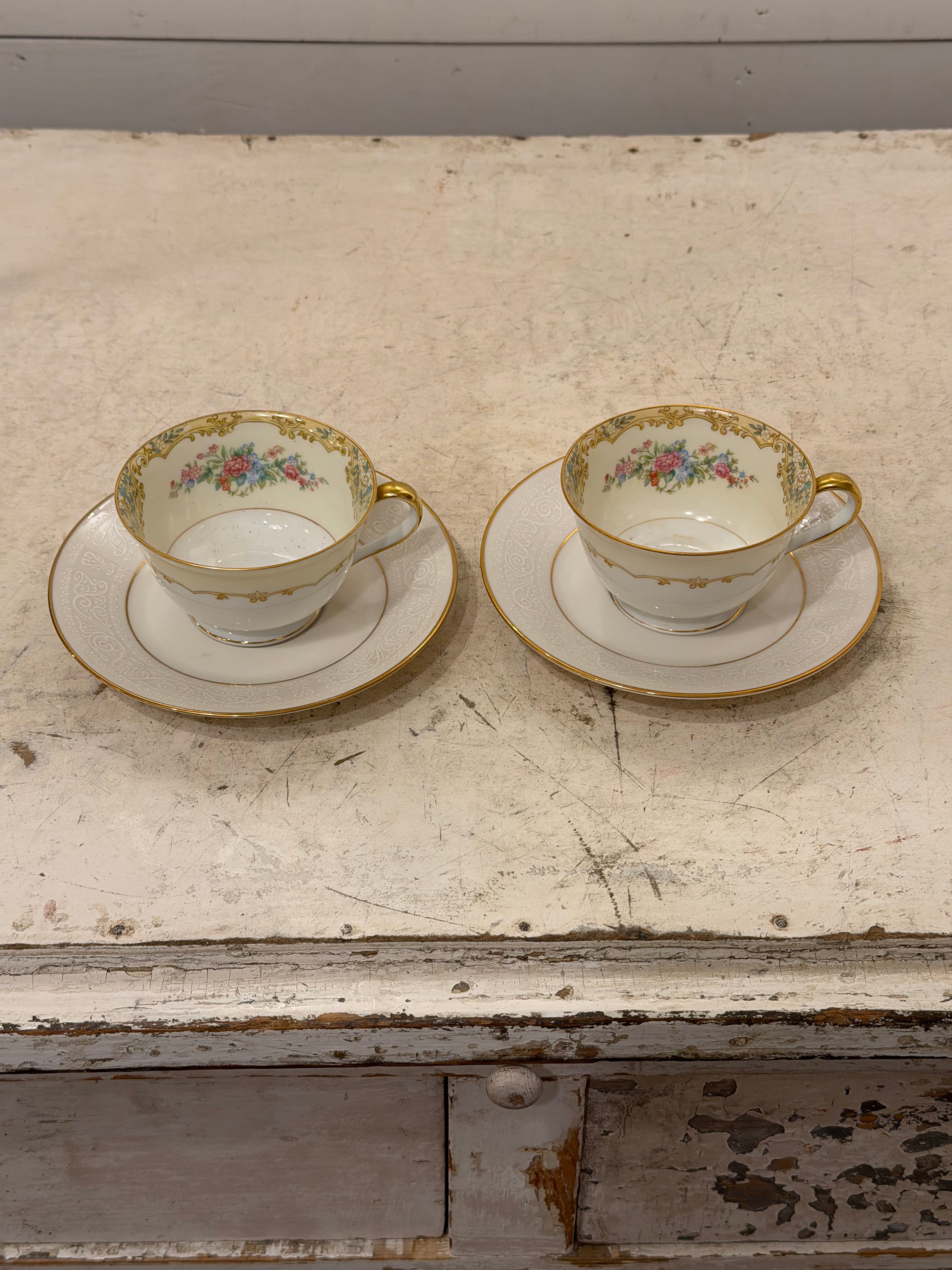 Vintage Noritake Japan Cup/Saucer Set Flower Pattern with Gold Trim