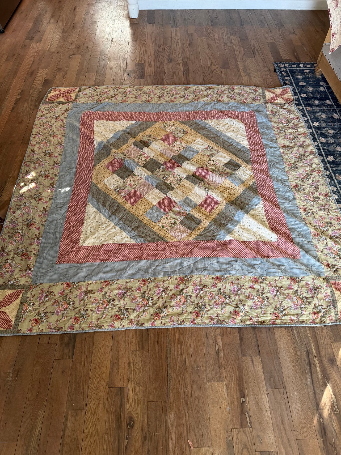 Pink & Queen thin quilt Queen Size