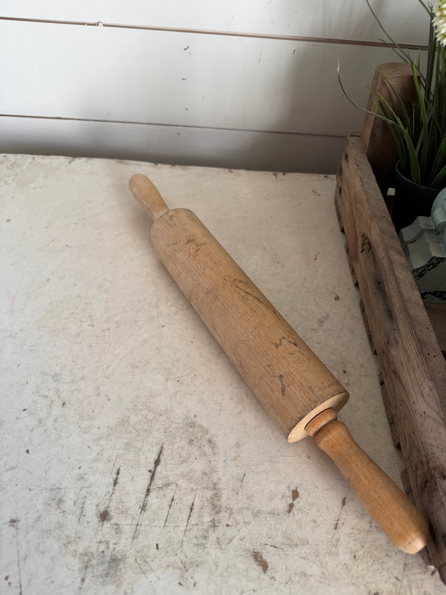 English wooden rolling pin - D