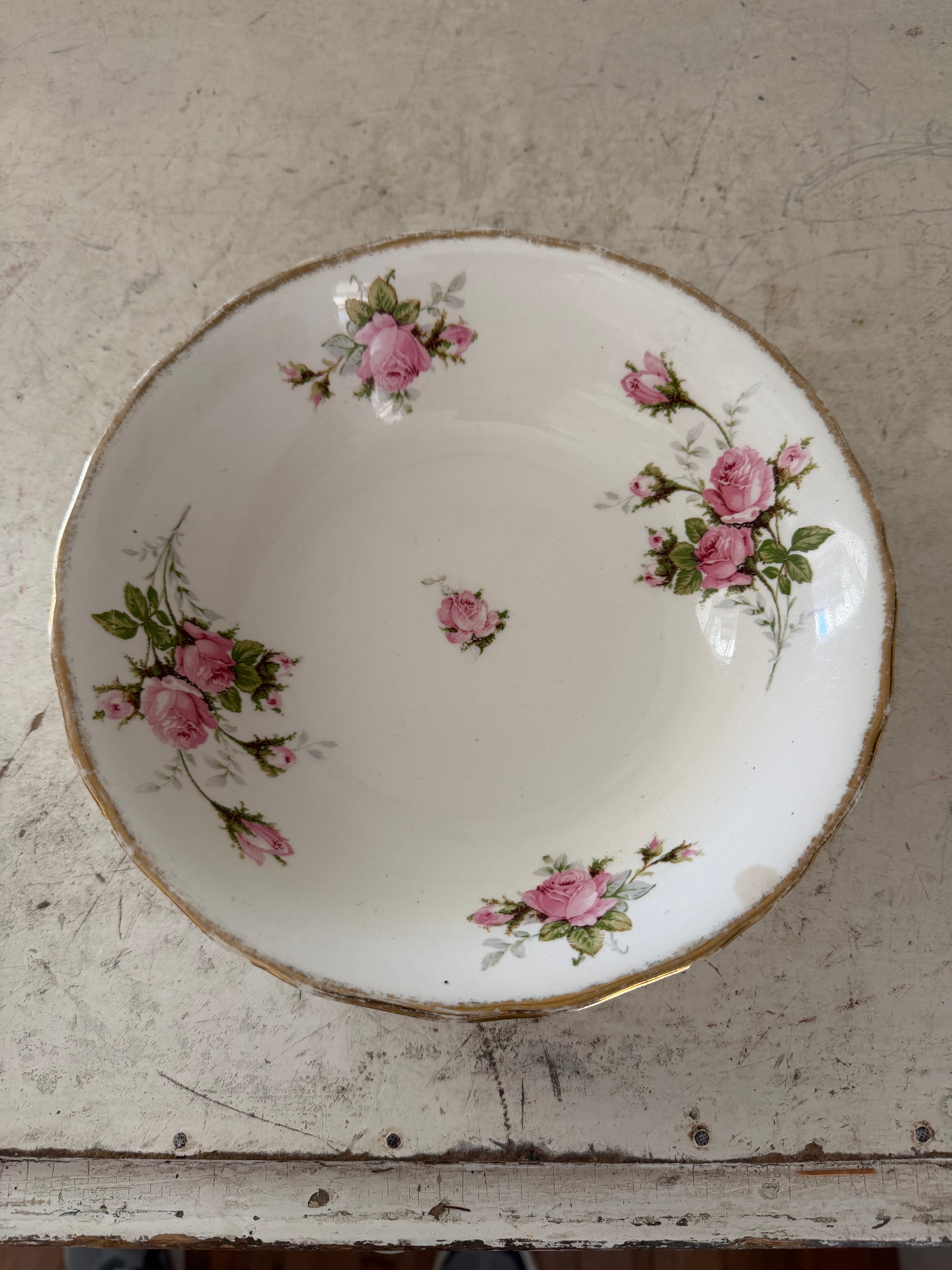 Vintage moss Rose Bowl has chips