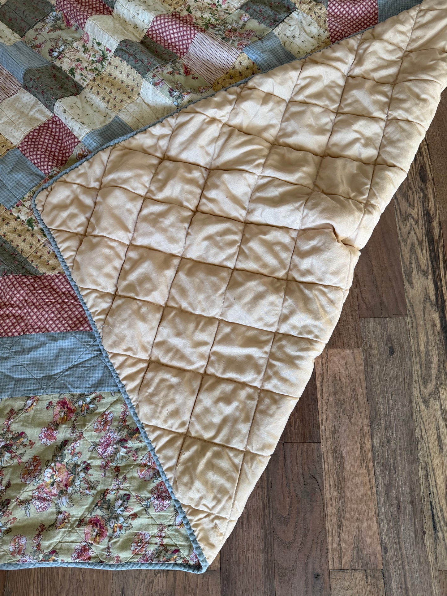 Pink & Queen thin quilt Queen Size