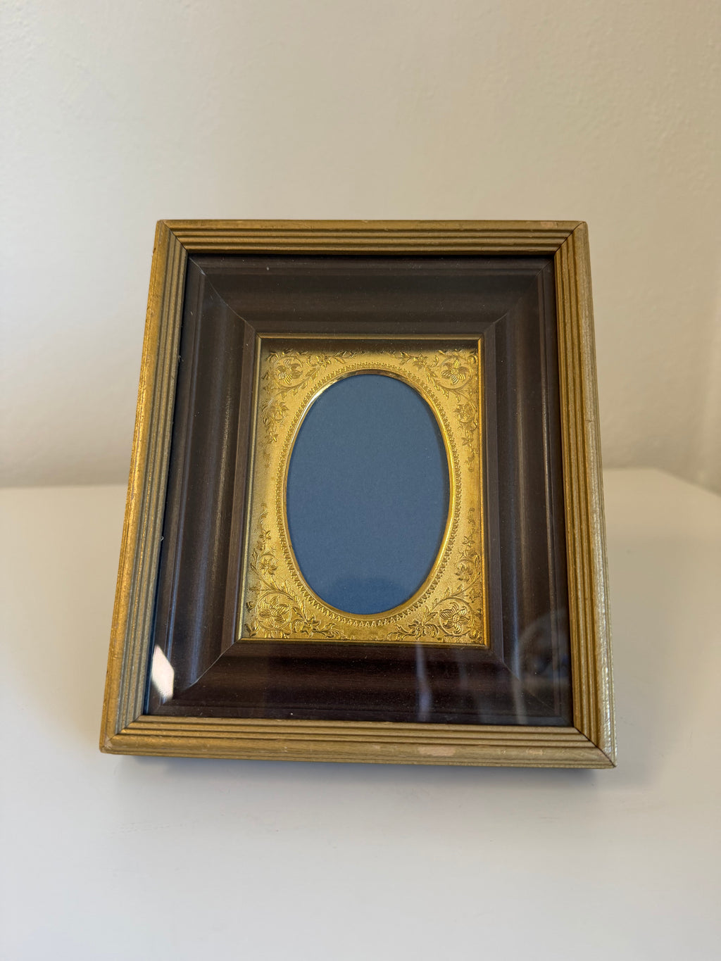 Vintage square picture frame Will get Art