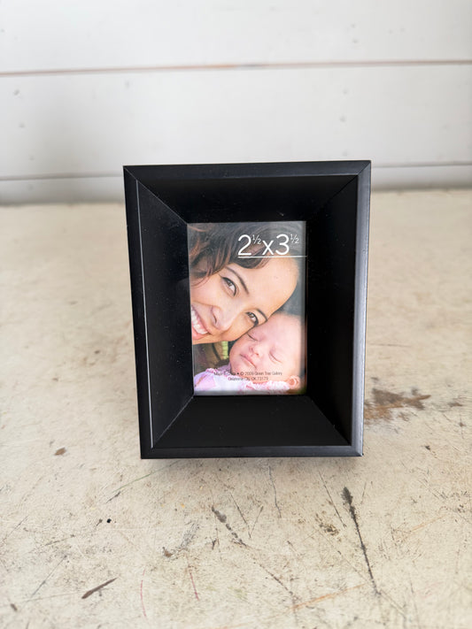 Black 2-1/2 x 3-1/2 Frame - Will Get Makeover