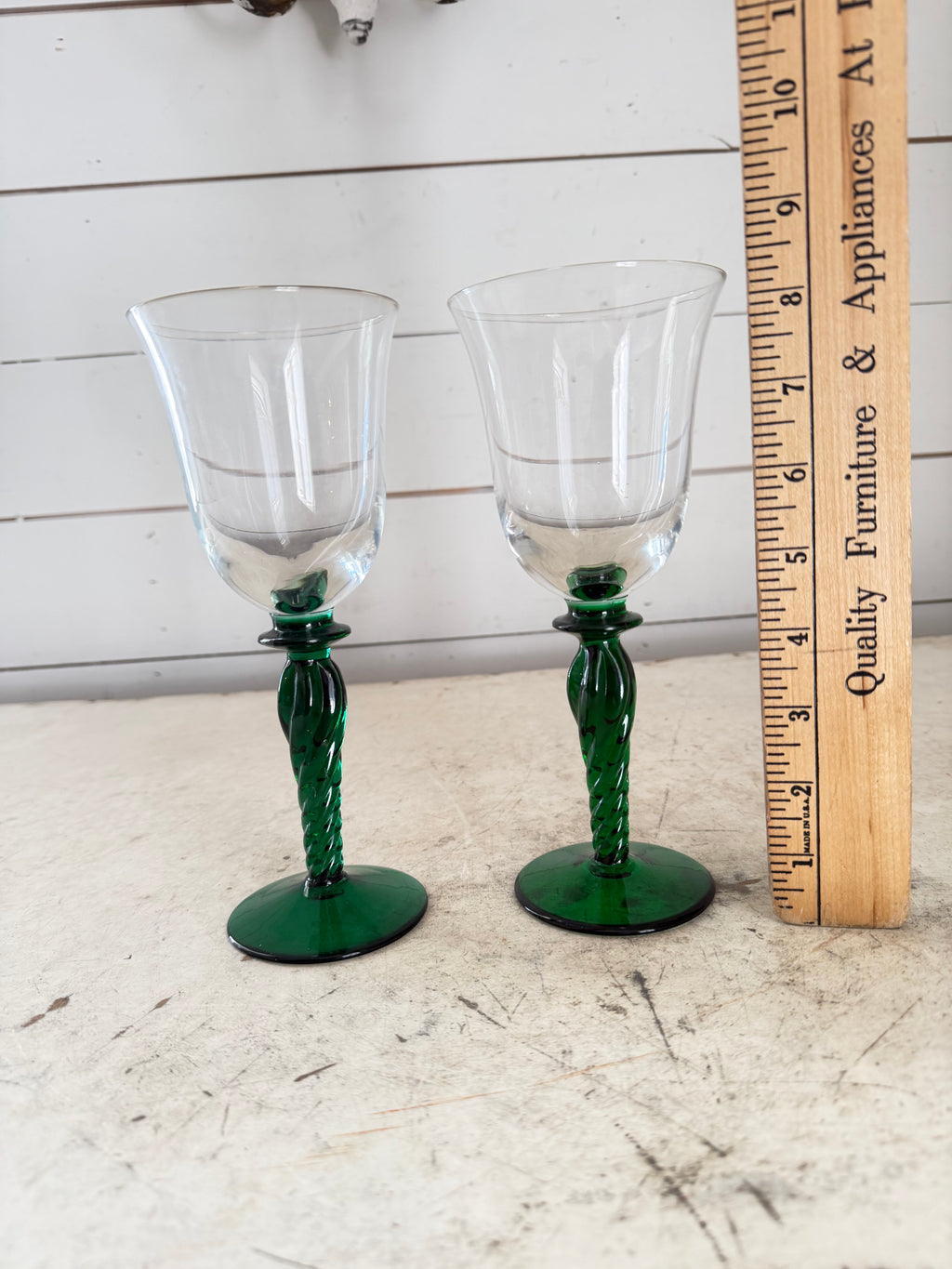 Wine glass with clear bowl and green stem - Sold individually