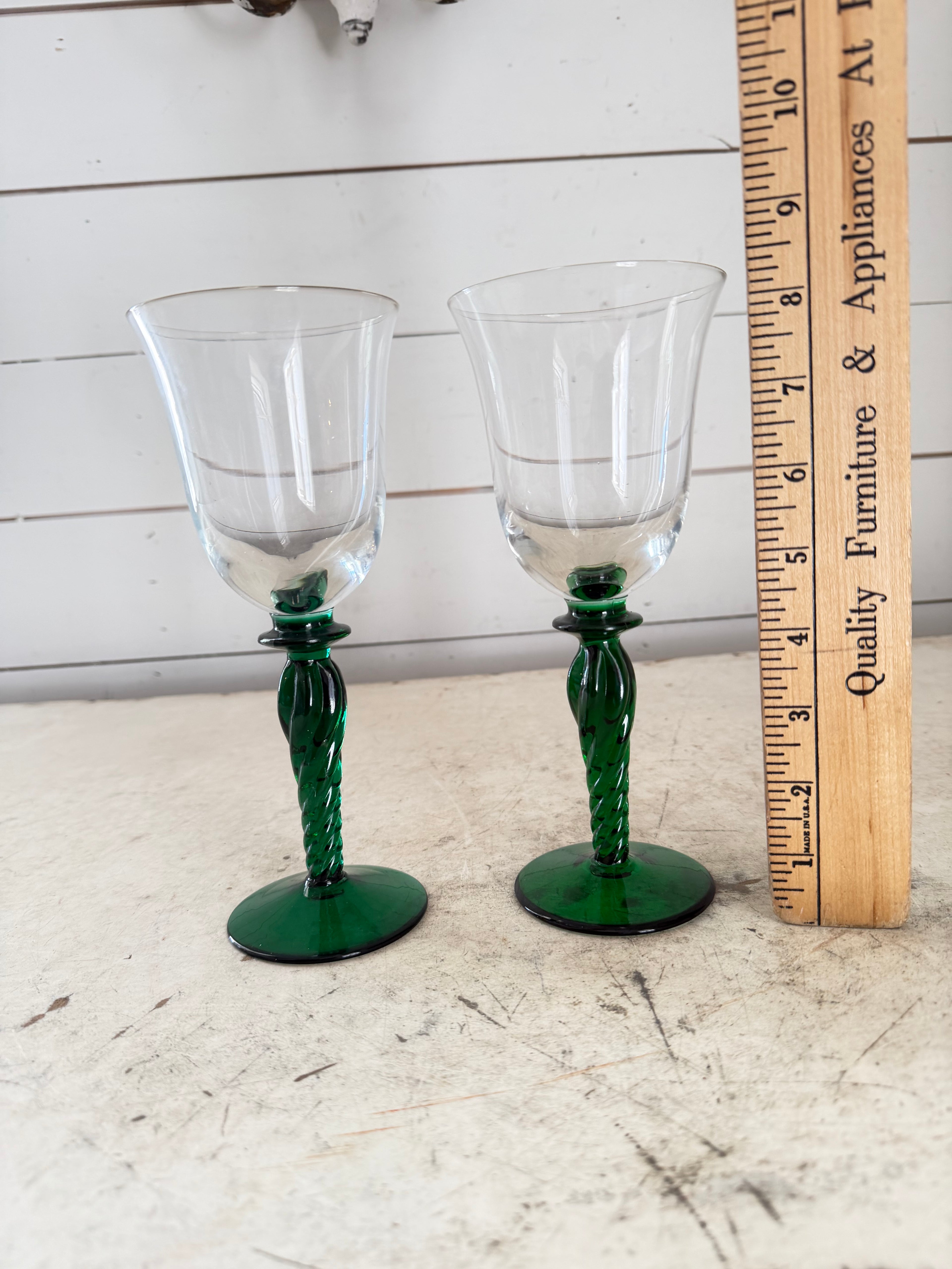 Wine glass with clear bowl and green stem - Sold individually