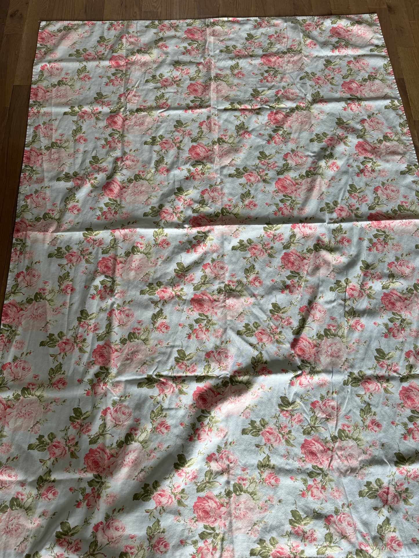 Cottage Floral Tablecloth 80x56