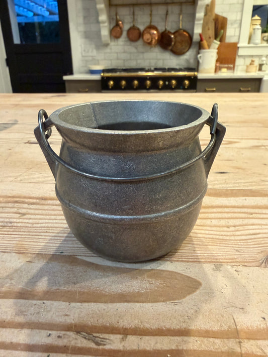 Small cauldron possibly pewter?