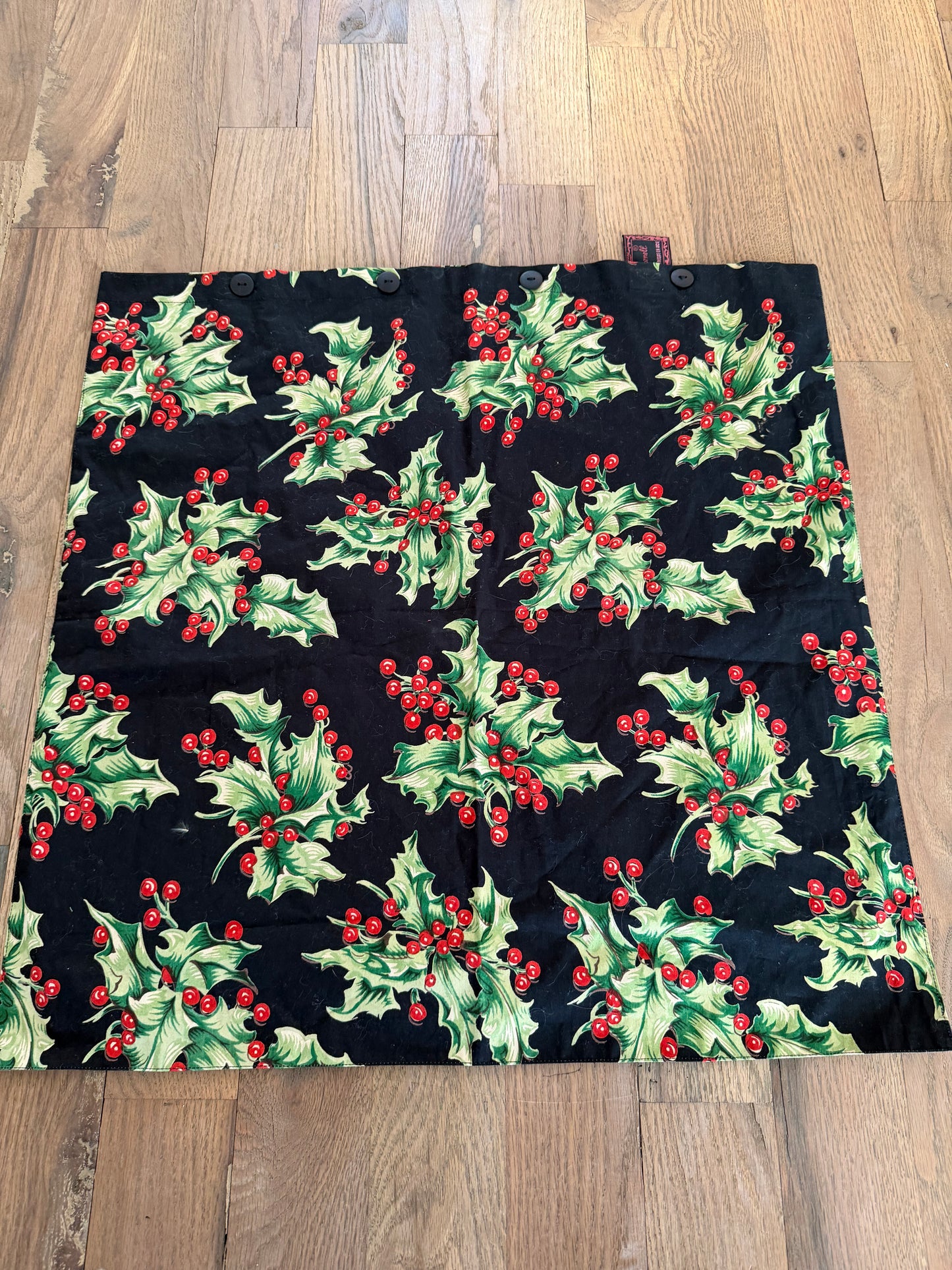 April Cornell Holly Wreath Pattern Pillow Sham