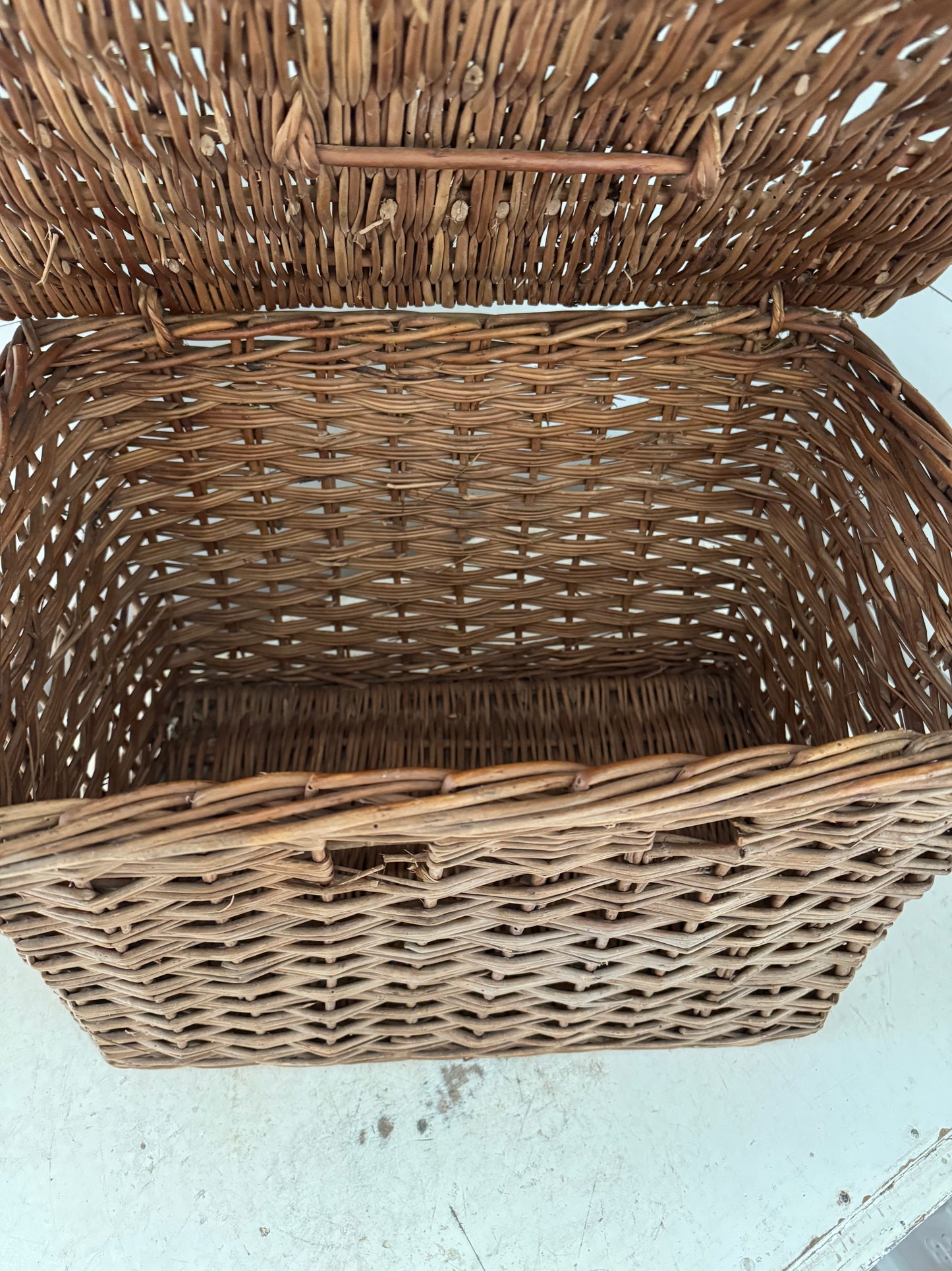 Antique English Wicker Hamper with lid and handle