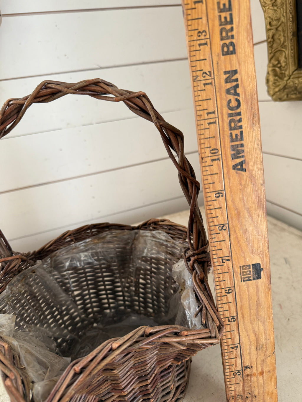 Ruffle Edge Basket