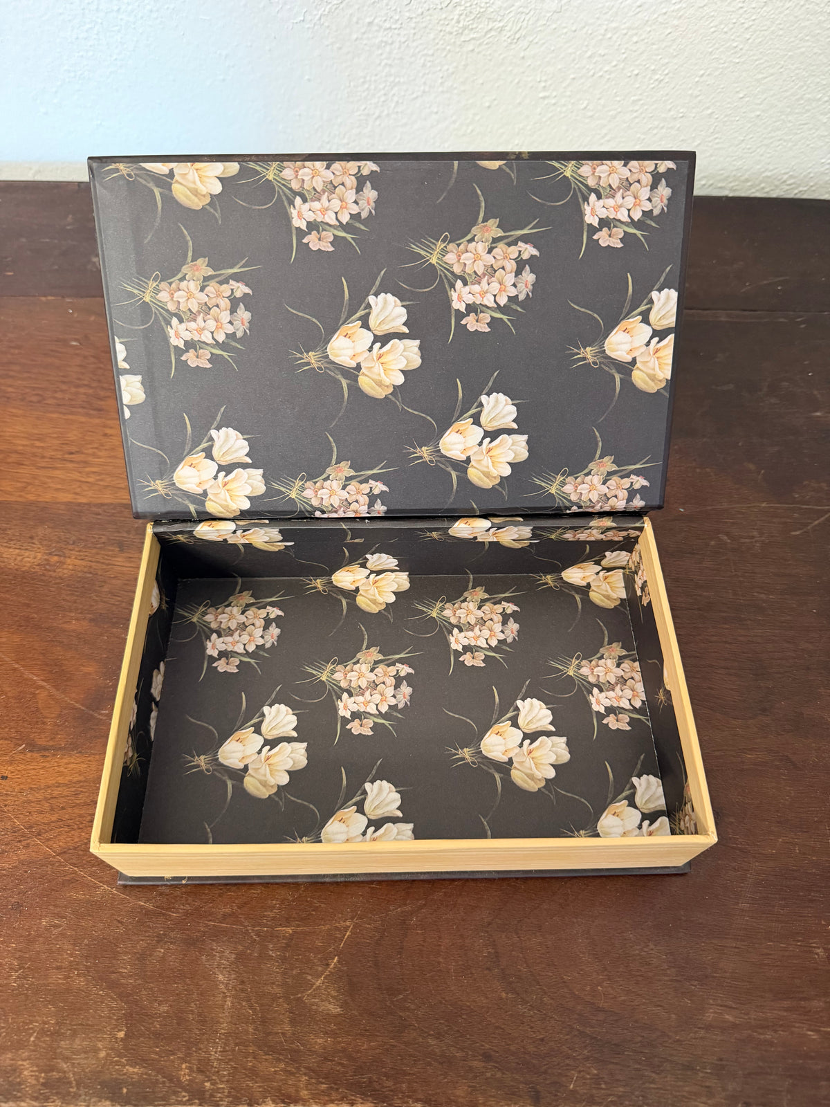 Tulip Book box decorative hidden storage