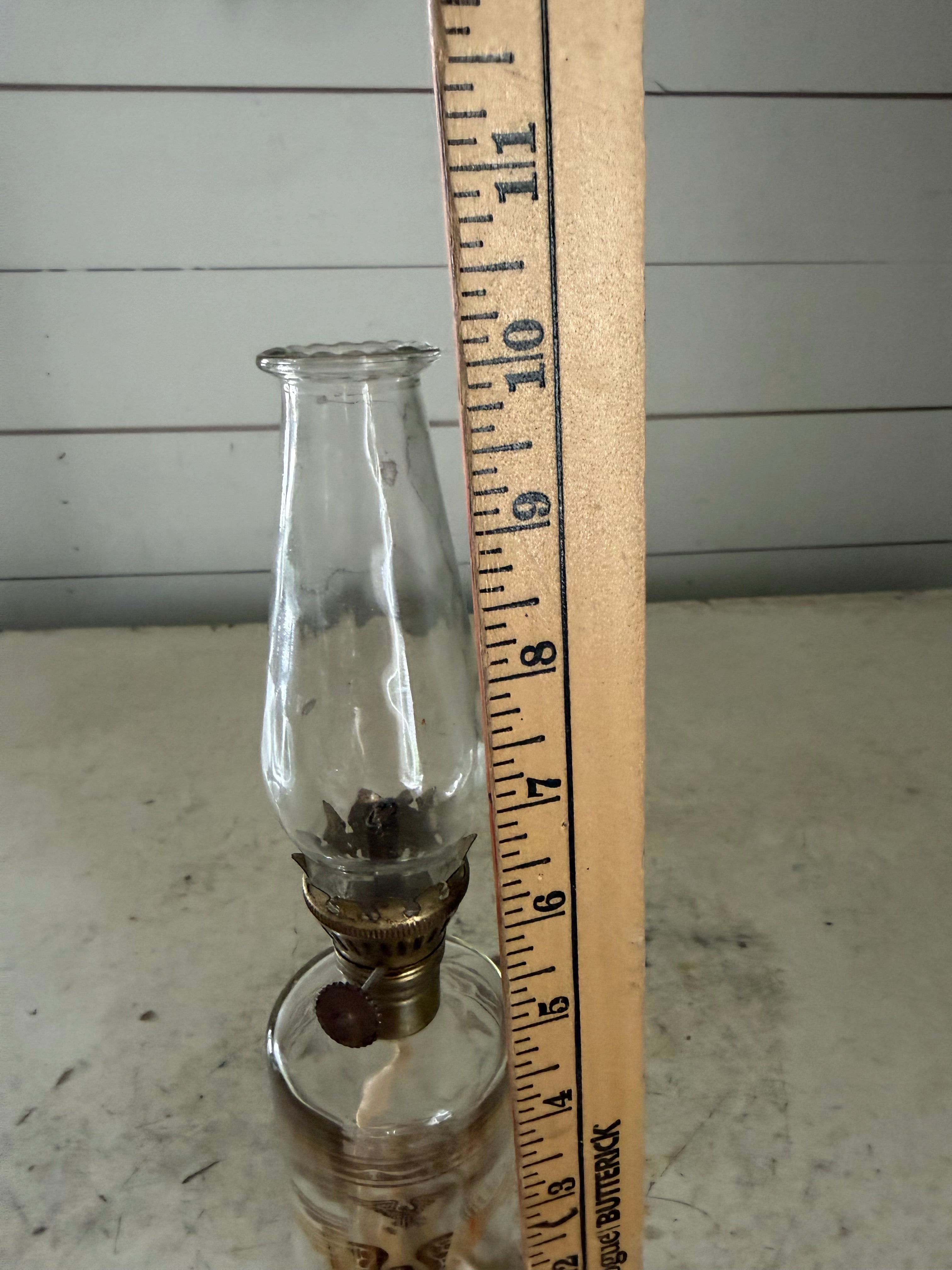 Vintage Oil Kerosene Lamp Lamplight Farms Gold American Eagle Glass Chimney 10"